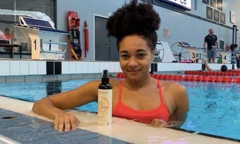 Black Hair and Swimming | A Guide To Swimming With Natural Hair – Afrocenchix Swim Hair Care, Summer Hair Care, Afro Hair Care, Spray Moisturizer, Swimming Hairstyles, Swimming Tips, Transitioning Hairstyles, Hair Quiz, Swimming Workout