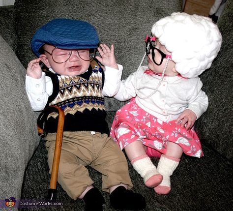 Keirston: Baby Silas (4 months) and Baby Gabrielle (5 months) dressed up as grandma and grandpa. We were trying to come up with some unique but super cute and easy! Grandpa:... Old Man Halloween Costume, Grandpa Costume, Old Man Costume, Baby Grandma, Halloween Costumes Kids Boys, Newborn Costume, Newborn Halloween Costumes, Twin Halloween