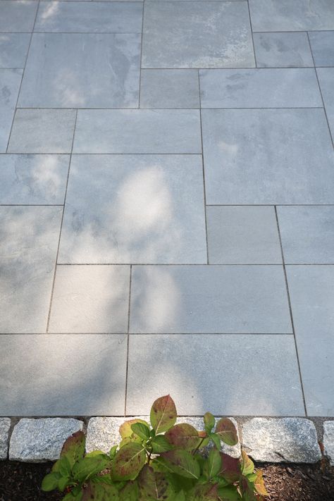 Light Gray Pavers Patio, Blue Stone Pavers Patio, Granite Pavers Patio, Patio Ideas Stone Pavers, Modern Pavers Walkway, Blue House Backyard, Pavers Patio Designs, Blue Stone Porch Floor, Outdoor Stone Patio Ideas Concrete Pavers