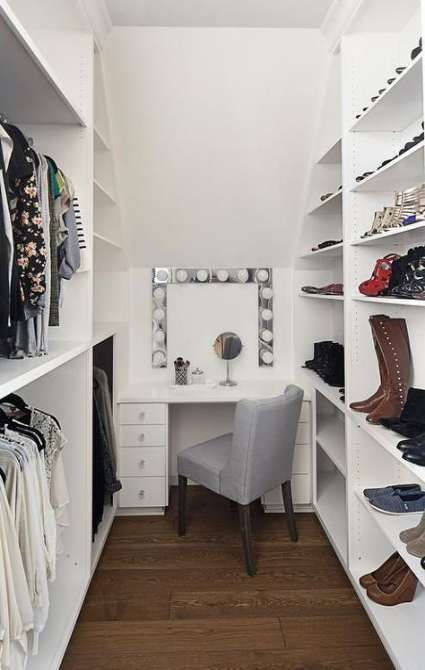 Boot Shelves, Walk In Closet With Vanity, Vanity In Closet, Closet Vanity Ideas, Walk In Closet Vanity, Makeup Vanity In Closet, Closet With Vanity, Vanity Seating, Ikea Elvarli