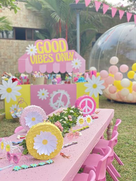 Preppy Outdoor Birthday Party, Peace Sign Birthday Party Ideas, Groovy Birthday Party 10, Seven Is A Vibe Birthday Party, Good Vibes Only Birthday Party, Peace And Love Birthday Party Ideas, Peace And Love Party Ideas, Girl Power Birthday Party, Peace Party Theme