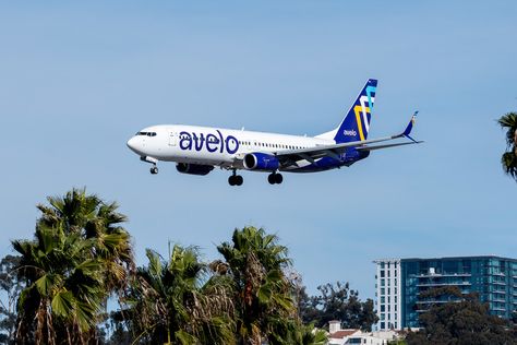 Avelo Airlines 737-86N on final approach to SAN_2022-11-05