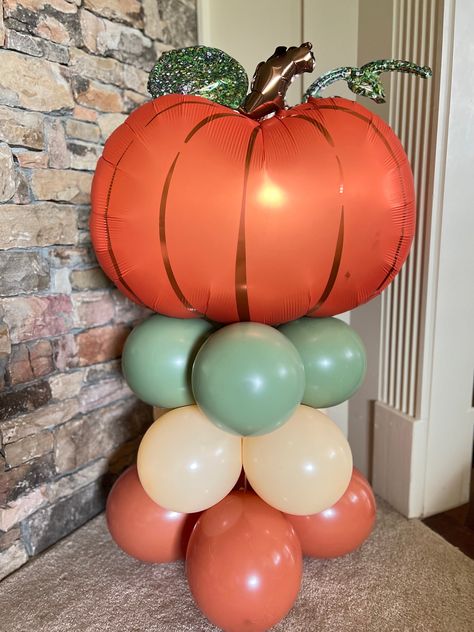 "Green and orange pumpkin balloon tower diy kit! These stunning, one-of-kind balloons are the perfect way to make a pop at your next event! No need for helium, save money by inflating with air! Make beautiful centerpieces for parties or also a wonderful way to celebrate a coworker, teacher, loved one...the possibilities are endless! This Balloon Tower DIY Kit includes: -A set of 12 standard 11\" Latex Balloons in colors shown -One 25\" Pumpkin Mylar Balloon  -1 Twister balloon -Instructions *OPT Autumn Balloon Decorations, Fall Baby Shower Decorations Boy, Thanksgiving Balloon Centerpiece, Pumpkin Party Decorations, Fall Balloon Columns, A Little Pumpkin Is On The Way Decor, Thanksgiving Balloon Decorations, Pumpkin Balloon Arch, Fall Balloon Decor