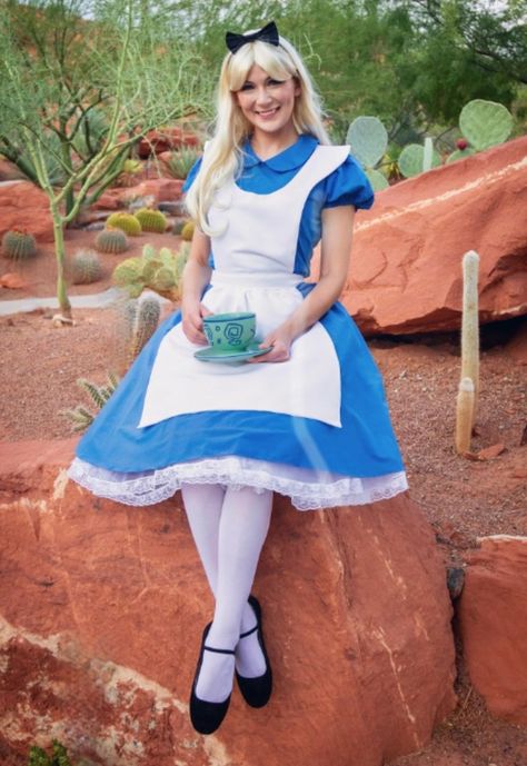 Cosplay Dress Alice in the wonderland costume customade Alice Costume Women, Alice In Wonderland Dress Ideas, Alice In Wonderland Alice Costume, Alice In The Wonderland Costumes, Alice In Wonderland Costume Ideas Diy, Alice Costume Diy, Alice In Wonderland Costume Adult, Alice And Wonderland Costumes, Alice In Wonderland Costume Ideas