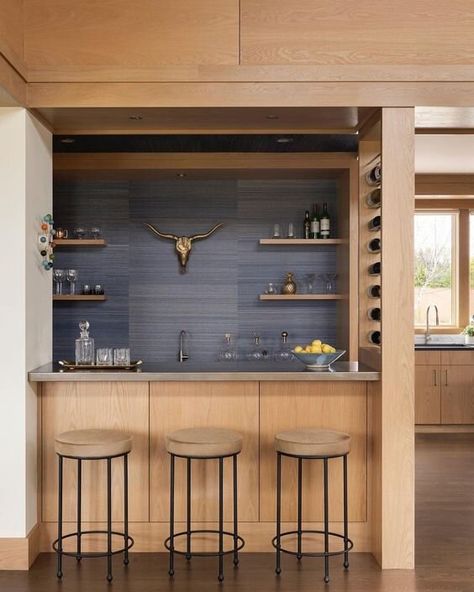 Interior Inspiration: Organizing Systems Mini Bar At Home, Home Bar Counter, Bar Counter Design, Home Bar Cabinet, Home Bar Rooms, Modern Home Bar, Home Bar Design, Basement Finishing, Indoor Bar