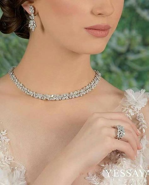 Diamond Necklace Elegant, Necklace Design Ideas, Modern Necklace Design, Statement Jewelry Necklace, Bridal Diamond Necklace, Real Diamond Necklace, Diamond Jewelry Set, Fancy Jewelry Necklace, Diamond Pendants Designs