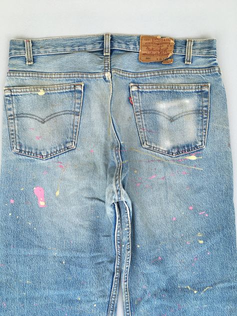 Vintage Levis Outfit, Levis 501 Men, Painter Jeans, Dirty Jeans, Light Washed Jeans, Levis Mom Jeans, Levis Outfit, Usa Jeans, Vintage Levis Jeans