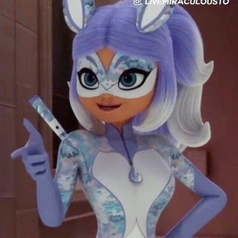 Miraculous ladybug 🐞 Rena Rouge Miraculous, Alya Miraculous, Disney Female Characters, Tikki And Plagg, Ladybug E Catnoir, Rena Rouge, Cute Small Drawings, Teen Shows, Miraculous Wallpaper