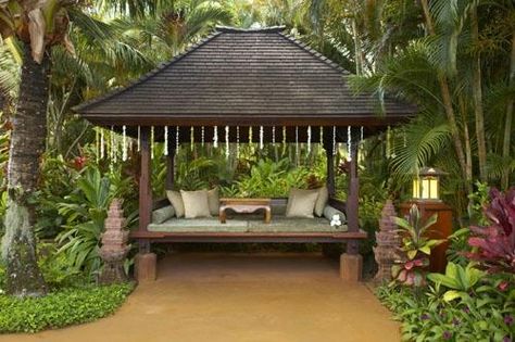 garden retreat in Hawaii California Garden Design, Hawaii Garden, Garden Huts, Bali Garden, Garden Retreat, Asian Garden, Deck Designs Backyard, Hawaii Homes, Landscape Design Plans