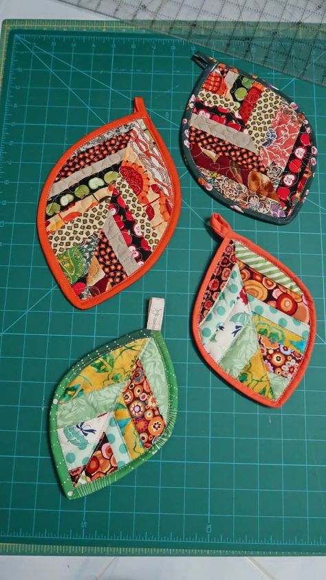 Scrap Blocks, Quilting Scraps, Diy Potholders, Hot Pads Tutorial, Leaf Quilt, Little Mushroom, Scrap Fabric Projects, Quilted Gifts, 52 Weeks