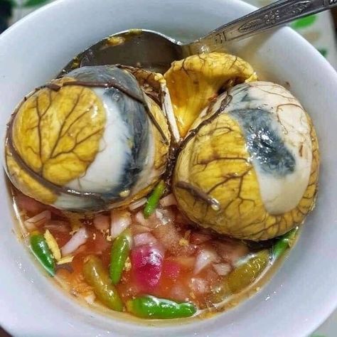 Balut Egg, Filipino Street Food, Filipino Foods, Fast Food Items, Energy Booster, Pinoy Food, Nyc Food, Snap Food, Filipino Recipes