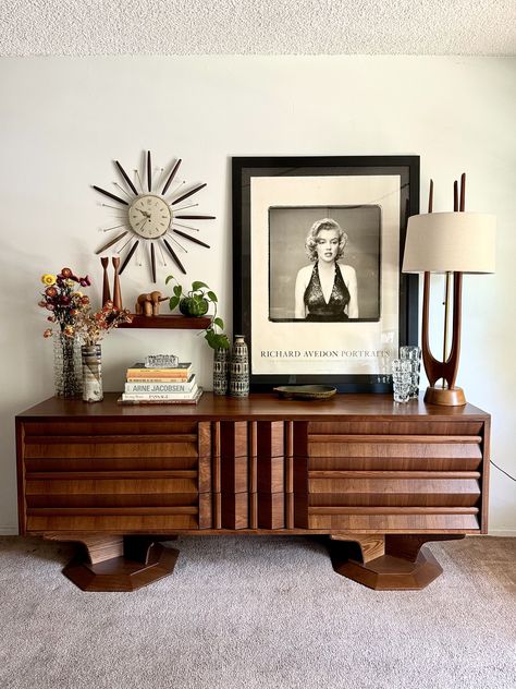 please message me for shipping quote. A beautiful 9 drawer dresser. Fully restored. I added drawer slides. This dresser was made by the Lane Furniture Company in the 1960s. Part of their "Prism" series. It is designed in the manner of Paul Evans "Brutalist" style. Sitting on top of beautiful pedestals. In excellent condition. please feel free to ask questions. thank you. Measurements: 80ʺW × 20.5ʺD × 31ʺH FINEPRINT: Please note, All pieces are vintage and have had a history. They are not perfect Spanish Revival Mid Century, Styling The Top Of A Dresser, Credenza Bar Styling, Vintage Console Table Decor, Vintage Furniture Interior Design, Vintage Dresser Decor, Brutalist Decor, Antique Furniture In Modern Home, Dresser Top Decor