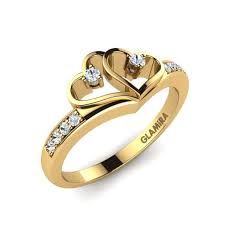 You could also opt for evergreen gold engagement rings as they are a classic design, and are unlikely to go out of fashion anytime soon. Engagement Rings Couple, Gold Rings Fashion, Gold Ring Designs, Bridal Gold Jewellery Designs, Gold Necklace Designs, Bridal Gold Jewellery, Glamira Ring, Gold Wedding Rings, Rings For Her