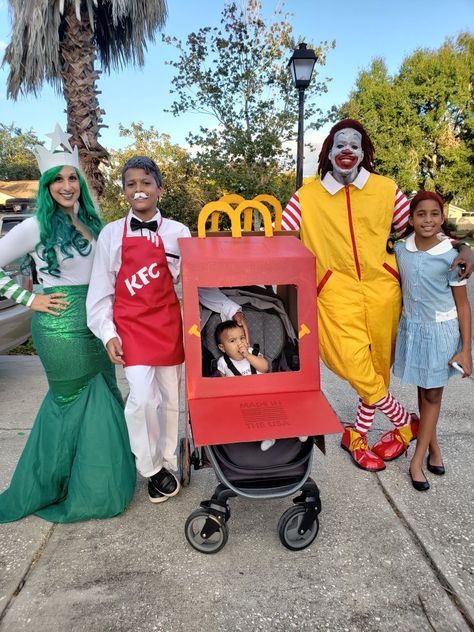 Ronald Mcdonald Halloween Costumes, Fast Food Characters Costumes, Mcdonald’s Costume, Happy Meal Costume, Mcdonalds Costume, French Fries Costume, Fries Costume, Mcdonald Costume, Hamburglar Costume