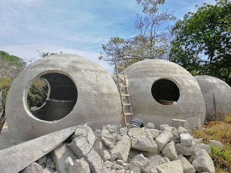 Concrete And Dish-Washing Detergent ... Dome Construction, Houses In Costa Rica, Earth Bag Homes, Geodesic Dome Homes, Dome Building, Earthship Home, Earth Sheltered, Washing Detergent, Dome Home