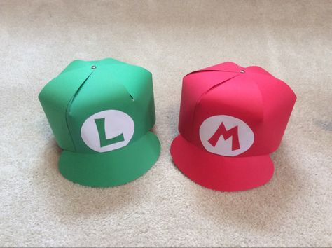 Mario And Luigi Hats Diy, Diy Mario Hat Easy, Super Mario Hat Template, Super Mario Hat Diy, Luigi Hat Diy, Mario Bros Costume Diy, Mario And Luigi Crafts, Mario Hat Diy, Diy Luigi Costume