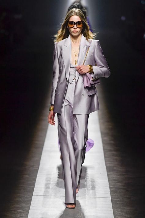 Tom Ford Fall 2024 Ready-to-Wear Runway, Fashion Show & Collection Review [PHOTOS] Fits Inspiration, Tom Ford Suit, Show Collection, Fall 24, Pantsuits For Women, Alt Fashion, Work Wear Women, Runway Collection, Fashion Show Collection