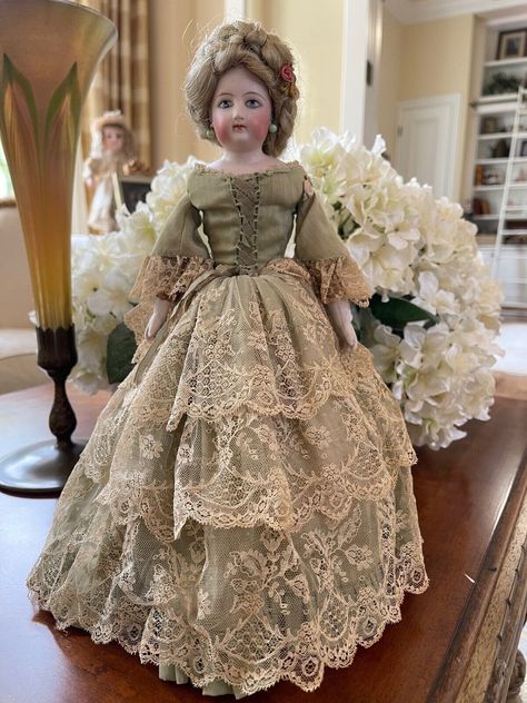 Antique 12" Petite French Fashion Doll with Painted Eyes, Marked:0 circa 1900s | eBay Petite Coats, Antique Porcelain Dolls, Antique Doll Dress, Painted Eyes, Silk And Lace, Lady Doll, Victorian Dolls, Half Dolls, China Dolls