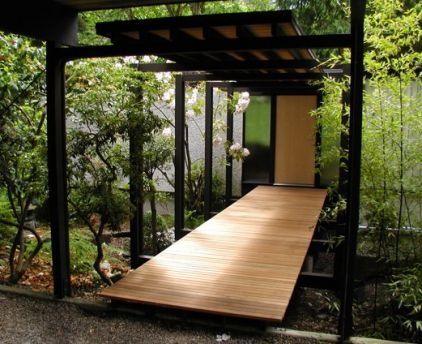 Amazing use of a deck. Garden Front Of House, Houses Ideas, Zen Design, Zen Style, Casa Patio, Garden Architecture, Entrance Design, Design Exterior, Interior Modern