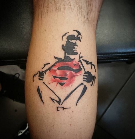 Super Hero Tattoos, Superman Tattoo, Superman Tattoos, Dc Tattoo, Hero Tattoo, Spiderman Tattoo, Unique Tattoos For Men, Comic Tattoo, Batman Tattoo