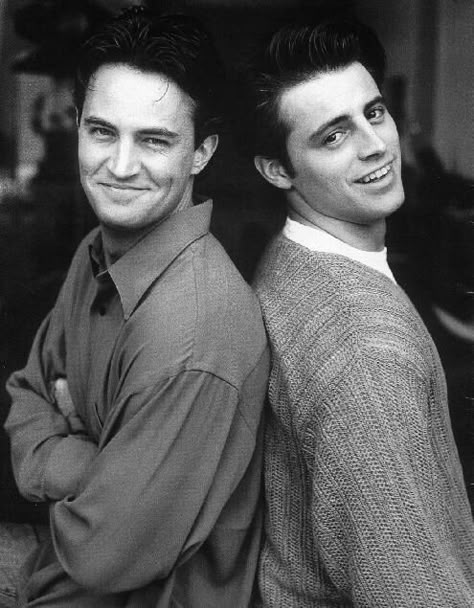 So attracted to these two when they were young, especially Matthew Perry, or should I say, Chandler Bing :) Matt Leblanc, Foto Gif, Ross Geller, Joey Tribbiani, Septième Art, Friends Moments, Chandler Bing, Matthew Perry, Friends Show