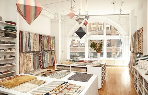 Textile Design Showroom Studio Four NYC Expands | Architectural Digest Interior Design Courses Online, Fabric Store Design, Showroom Display, Fabric Display, Store Interiors, Shop House Ideas, Showroom Design, Boutique Interior, Design Textile