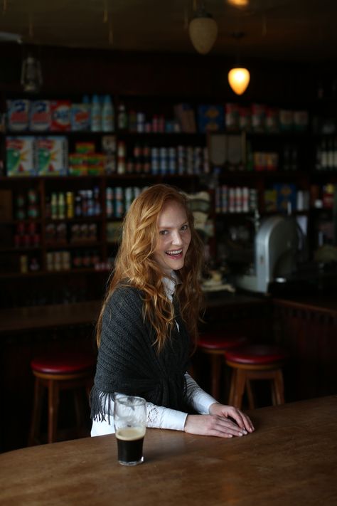 Irish Princess Aesthetic, Irish Pub Outfit, Irish Woman Aesthetic, Irish Aesthetic Outfits, Irish Fashion Women, Worldly Aesthetic, Irish Photography, Celtic House, Pub Outfit