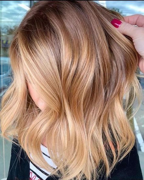 Jahodová Blond, Blonde Caramel Highlights, Light Brown Hair Color Ideas, Light Strawberry Blonde, Light Brown Hair Color, Brown Hair Color Ideas, Strawberry Blonde Hair Color, Balayage Blonde, Brown Hair Color