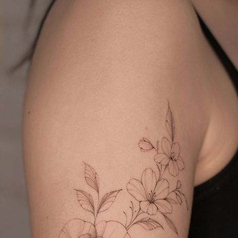 Different Flowers, Tattoo Ideas, Best Friends, Thank You, Italy, Tattoos, Flowers, On Instagram, Beauty