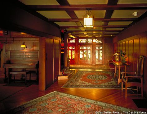 Beautiful arts & crafts style.  Gamble House / Greene & Greene Gamble House Pasadena, Gamble House, Arts And Crafts Interiors, Arts And Crafts For Teens, Arts And Crafts House, Bungalow Style, Easy Arts And Crafts, Art And Craft Design, Craftsman Bungalows