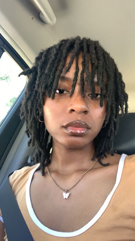 Woman With Dreadlocks, Picture Day Hair, Short Locs Hairstyles, Pelo Afro, Dreadlock Hairstyles, Penteado Cabelo Curto, Hair Reference, Locs Hairstyles, Twist Hairstyles