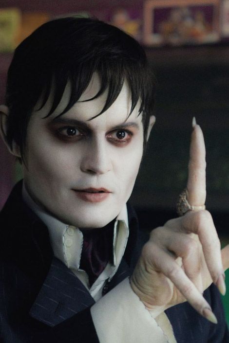 Tim Burton's Makeup Masterpieces by elle show the wonderful character only Depp can pull off. Note the sharp fringed bangs that are mirrored with the long pointed nails. Johnny Depp Dark Shadows, Dark Shadows Movie, Johnny Depp News, John Depp, Johnny Depp Characters, Barnabas Collins, Tim Burton Characters, Vampire Makeup, Movie Makeup