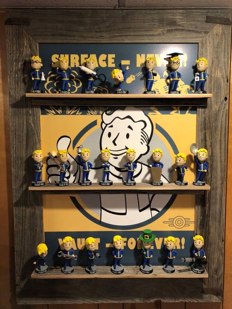 Fallout 4 Collectible Bobblehead Display Fallout Room Ideas, Fallout 4 House Ideas, Fallout Bedroom Ideas, Fallout Game Room, Fallout Room Decor, Fallout Themed Room, Bobblehead Display Ideas, Fallout Decorations, Fallout Collectibles