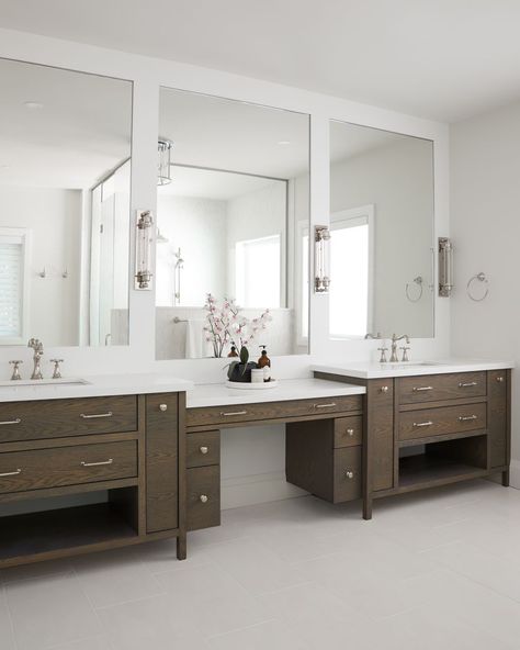 Taking your bathroom selfies to the next level! 📸 With dual vanities and the perfect makeup station, what more could you need? | Designer: @madison_taylor_inc | Visit us at https://www.absolutecabinets.ca/ Two Vanity Bathroom Separate, Bathroom Vanity Makeup Station, Double Vanity With Makeup Area, Dual Vanity Bathroom Ideas, Large Double Vanity, Bathroom Vanity With Makeup Area, Dual Bathroom, Vanity With Makeup Area, Vanity With Makeup