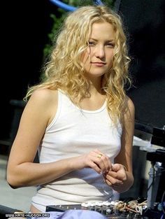 kate hudson curly hair how to lose a guy in 10 days | tresses ... Kate Hudson Style, Actor Aesthetic, Blonde Curly Hair, Goldie Hawn, Kate Hudson, Curly Hair Men, Perfect Curls, Curly Girl, Looks Style