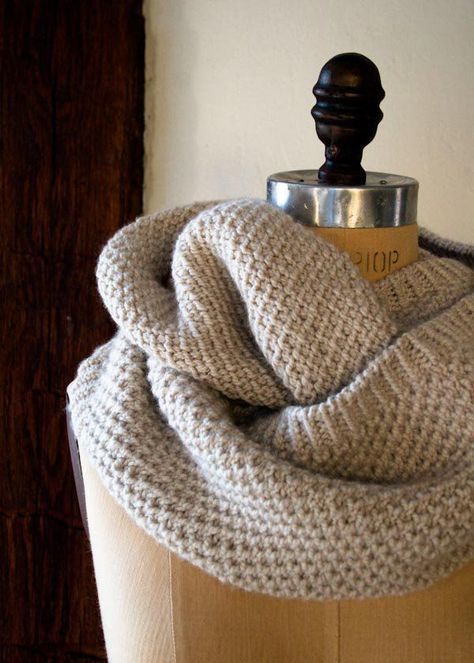 Easy cowl knitting pattern