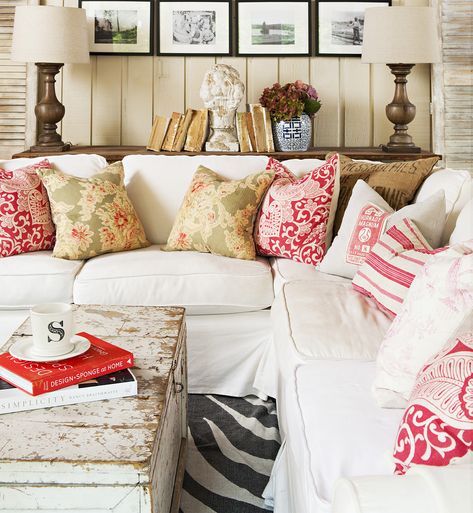 6 Tips to Sophisticated Cottage Charm - Cottage style decora Pillows On Sectional Couch, Cottage Style Couches, Pillows On Sectional, Sophisticated Cottage, Cottage Couches, Cottage Style Decorating, Antique Coffee Tables, Burlap Rug, Cottage Style Decor