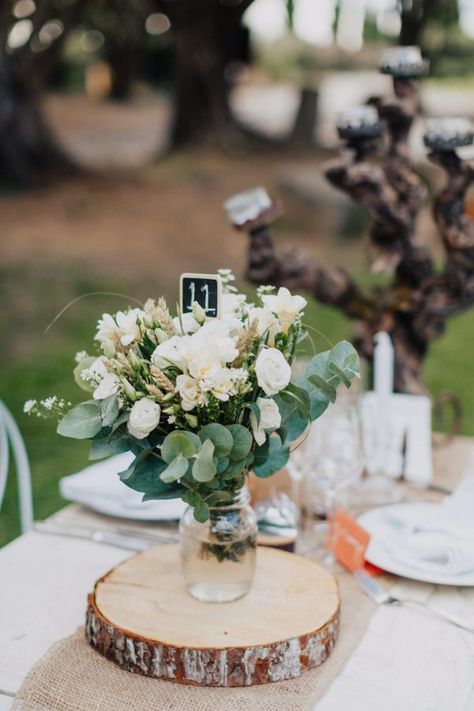 hessian table runners available from @theweddingomd rockmywedding.co.uk - phantien.fr Hessian Wedding Ideas, Hessian Wedding, Hessian Table Runner, Wtoo By Watters, By Watters, Wedding Floral Centerpieces, Rustic Centerpieces, Rustic Wedding Centerpieces, Table Runners Wedding