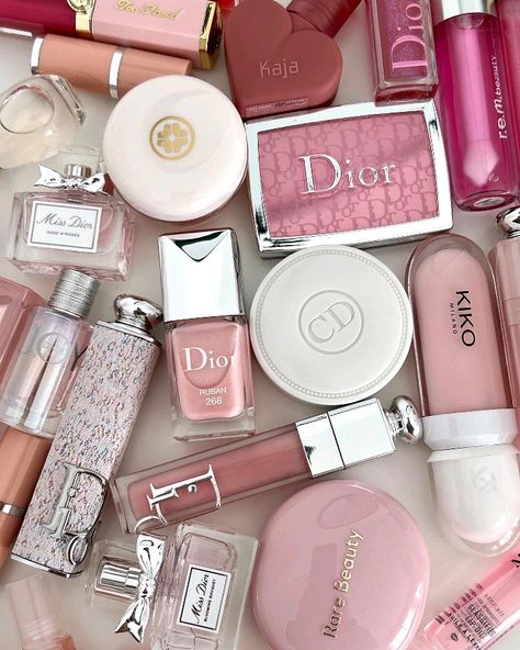 Trucco Glam, Koleksi Makeup, Koleksi Parfum, Flot Makeup, Makeup Bag Essentials, Make Up Inspiration, Smink Inspiration, Makeup Needs, Fancy Makeup