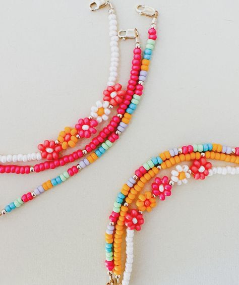 Sister sets for summer 💕🧡☀️ Sets For Summer, Diy Bracelets With String, Diy Beaded Rings, Beaded Jewelry Necklaces, Clay Bracelet, Beaded Jewels, Diy Bracelets Patterns, Beads Bracelet Design, Handmade Jewelry Tutorials