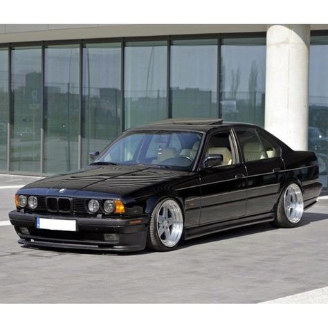 Bmw E34 M5, Bmw Old, Бмв X6, Dream Cars Bmw, Dream Car Garage, Bmw E34, Cool Car Pictures, Bmw Series, Honda Cars