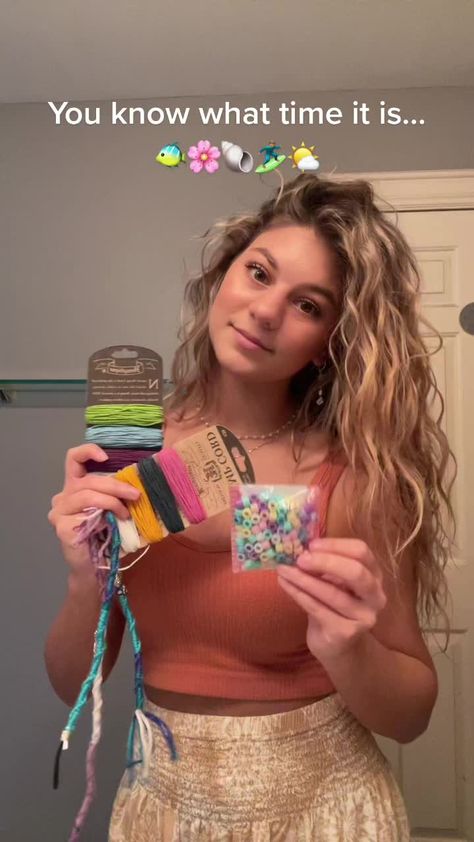 Anna Primavera, Cute Beach Hairstyles, Les Sisters, Hippie Hair, Hair Tips Video, Hair Stylies, Hair Stylist Life, Hair Wraps, Tiktok Watch