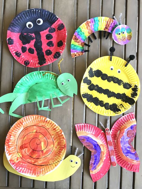 For the month of May we have been learning all about bugs. If you have figured out by now, I love arts and crafts. Since my kids are still little the easiest, and super cute, crafts are made out of… Paper Plate Animals, Spring Crafts Preschool, Bugs Preschool, May Crafts, Insect Crafts, Paper Plate Crafts For Kids, Insects Theme, Bug Crafts, Toddler Arts And Crafts