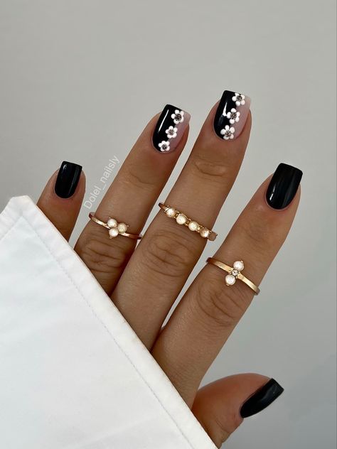 Biab Nail Design Short Nails, Nails 2023 Holiday, Square Style Nails, Acrylic Nails Ideas Wedding Guest, Accent Nail Ideas Ring Finger Art Designs, Nail Designs With Hearts Simple, Builder Gel Nails Design Short Square, Short Almond Nails Birthday, Dark French Tip Nails Square