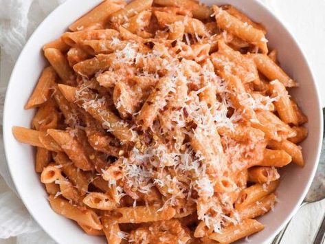 Dinner Staples, Penne Alla Vodka Recipe, Penne Vodka, Salmon Burger Recipe, Chef Billy Parisi, Penne Pasta Recipes, Billy Parisi, Penne Alla Vodka, Creamy Lemon Chicken