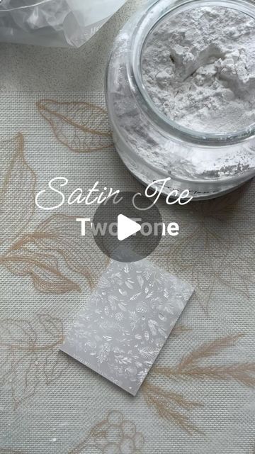 Sarah Maddison Creative ®️ on Instagram: "Yesterday on subscriptions we looked at Satin Ice Fondant compared to Queen Fondant, aroma, feel, ease of use: 

Today I’ve filmed some tips and tricks to prepare Satin Ice for the two tone technique with fondant stamps, the good news is it worked so anyone that loves this brand of fondant can join the fun of two tone fondant cookies! 

This fondant does take some preparation for use with stamps but it is possible! 

The full video will be up on subscriptions this evening. If you would to access choose the subscribe button at the top of this post ❤️" Satin Ice Fondant, Fondant Stamping, Fondant Cookies, Subscribe Button, The Good News, Tips And Tricks, Cookie Recipes, Good News, Fondant