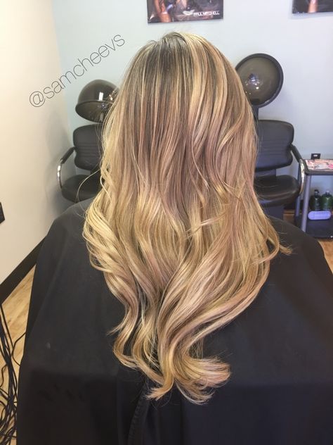 Golden honey blonde highlights for long layered hair types / partial foil for dirty blonde and brown hair Long Golden Blonde Hair, Blonde Hair With Layers, Blonde Hair Golden, Partial Foil, Blonde And Brown Hair, Full Highlight, Honey Blonde Highlights, Dirty Blonde Hair, Golden Honey