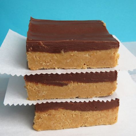 Reese's Peanut Butter Bars, No Bake Peanut Butter Bars, Butter Bars Recipe, Peanut Butter Bars Recipe, No Bake Peanut Butter, Butter Bars, Chocolate And Peanut Butter, Peanut Butter Bars, Oreo Dessert