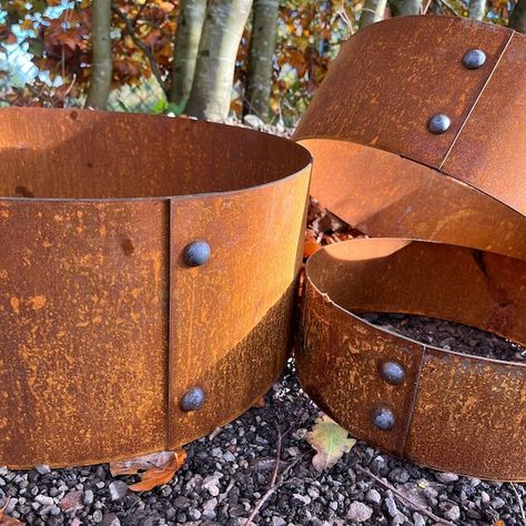 ReclaimedRailway - Etsy Raised Flower Bed, Arizona Decor, Large Outdoor Planters, Corten Steel Planters, Stella Marina, Steel Planters, Backyard Lighting, Planter Pots Outdoor, Coffee Uses