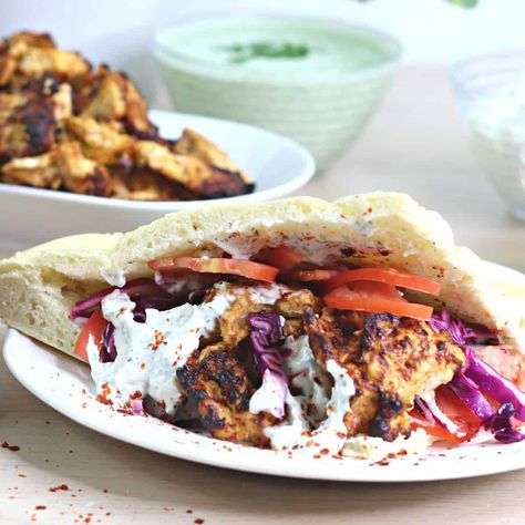 German Doner Kebab Recipe, Chicken Doner Kebab Recipes, German Doner Kebab, Doner Recipe, Chicken Doner Kebab, Doner Kebab Recipe, German Fried Potatoes, German Chicken, Pide Bread